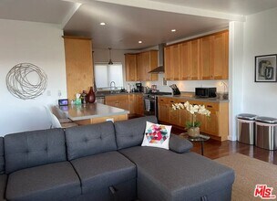 3320 Two Tree Ave in Los Angeles, CA - Building Photo - Building Photo