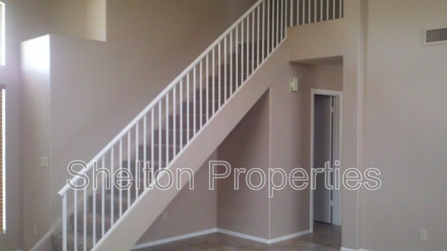 6822 W Louise Dr in Glendale, AZ - Foto de edificio - Building Photo