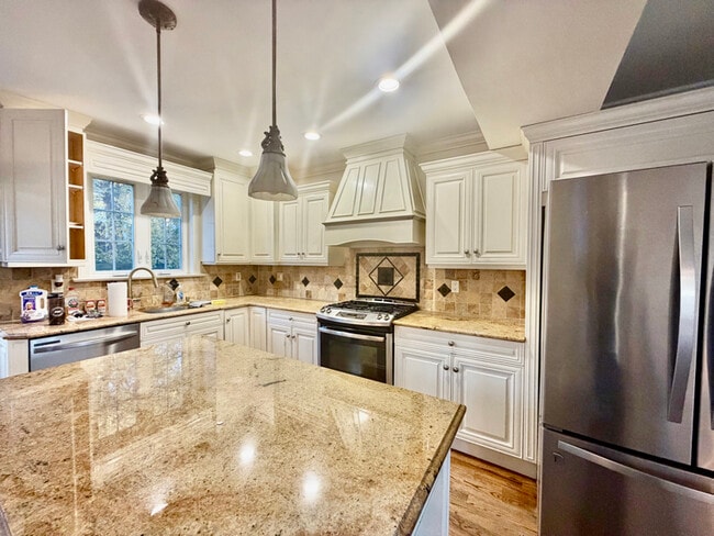 property at 27 Nautilus Pl