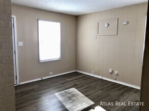 6104 E 152 Terrace in Grandview, MO - Building Photo - Building Photo