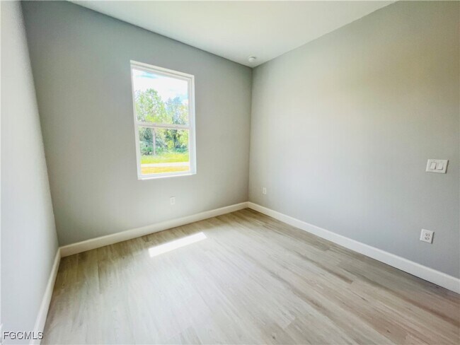 property at 2718 Helen Pl