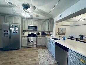 12260 Sag Harbor Ct in Wellington, FL - Building Photo - Building Photo