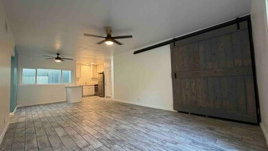 903 New Depot St, Unit 10 in Los Angeles, CA - Building Photo - Building Photo