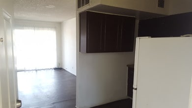 1739 E Cheery Lynn Rd-Unit -D in Phoenix, AZ - Building Photo - Building Photo