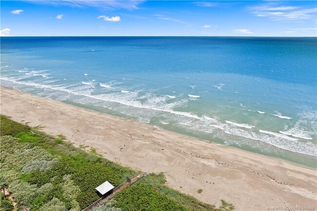 9960 S Ocean Dr in Jensen Beach, FL - Building Photo - Building Photo
