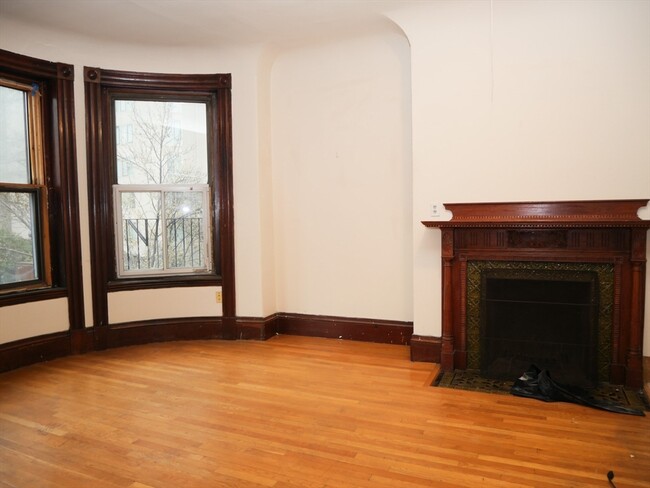 257 W Newton St, Unit 7 in Boston, MA - Foto de edificio - Building Photo