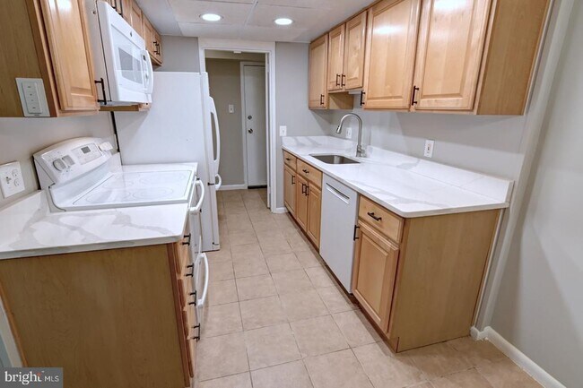 property at 11658 Stoneview Square