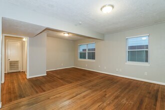 2125 Dewberry Ln in Pasadena, TX - Building Photo - Building Photo