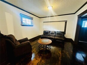 246 Sidney St E in St. Paul, MN - Building Photo - Building Photo