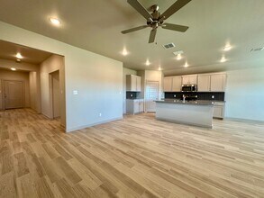 613 E 13th St in Wolfforth, TX - Building Photo - Building Photo