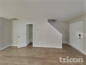 3711 Rocky Brook Ct in Charlotte, NC - Building Photo - Building Photo