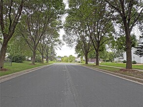 8365 Allegheny Grove Blvd in Victoria, MN - Building Photo - Building Photo