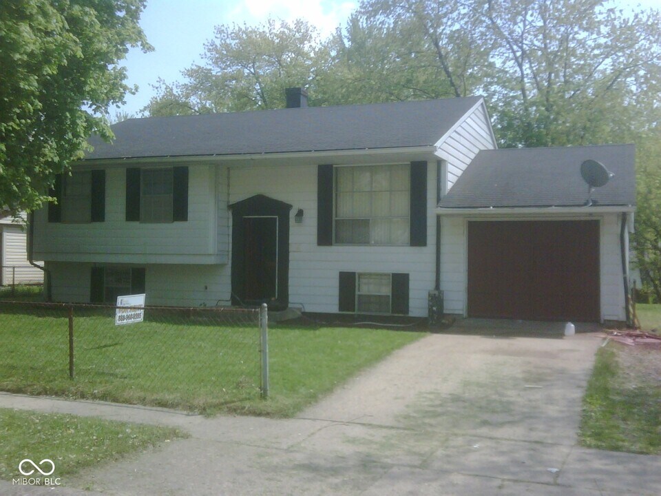 8803 Balboa Ct in Indianapolis, IN - Building Photo