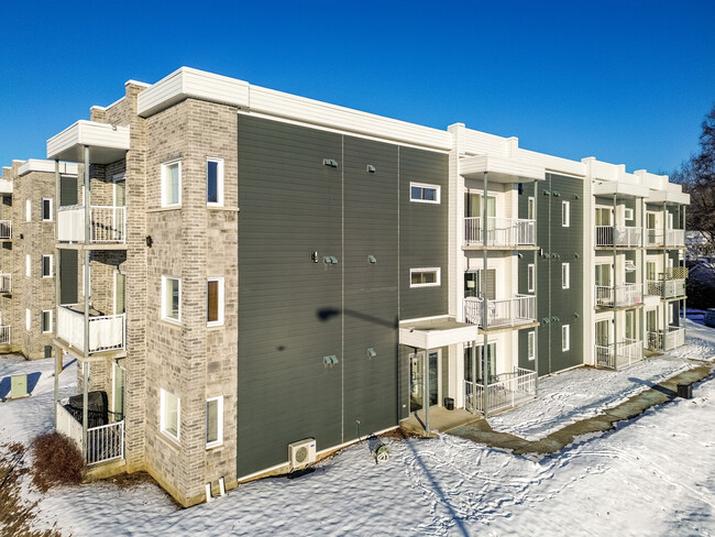 1298 Bastien Boul in Québec, QC - Building Photo - Primary Photo