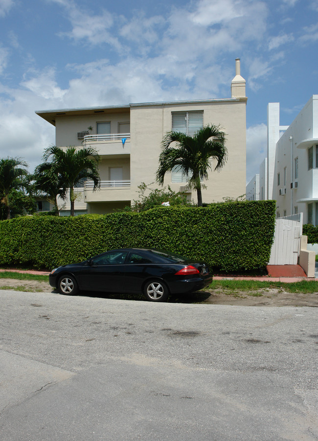 2436 Flamingo Dr in Miami Beach, FL - Building Photo - Building Photo