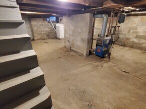 8295 Limeridge Rd in Ravenna, OH - Building Photo - Building Photo