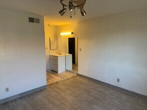 2615 N Hayden Rd, Unit 103 in Scottsdale, AZ - Foto de edificio - Building Photo