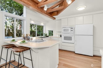 8115 NE 126th Pl in Kirkland, WA - Building Photo - Building Photo