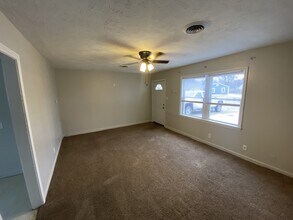 840 Navaho Ave in Salina, KS - Building Photo - Building Photo
