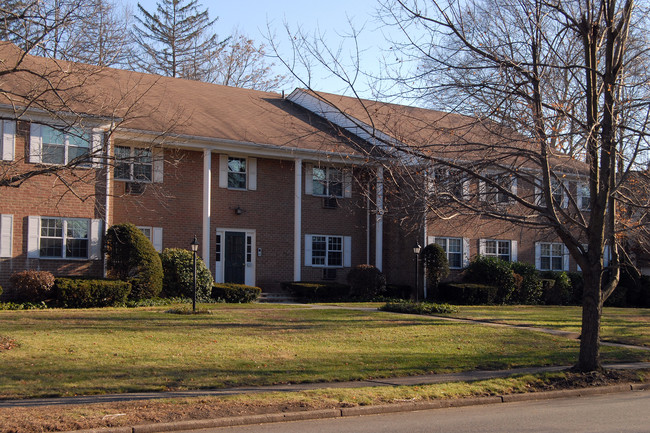 60 Hawthorne Ave in Park Ridge, NJ - Foto de edificio - Building Photo