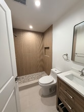 442 E 44th Cir in Long Beach, CA - Building Photo - Building Photo