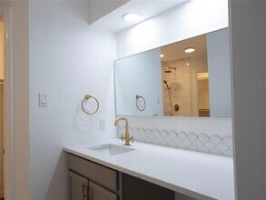 5733 Sage Bloom Dr in Arlington, TX - Building Photo - Building Photo