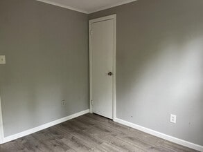 212 Bellerose Ave in East Northport, NY - Building Photo - Building Photo