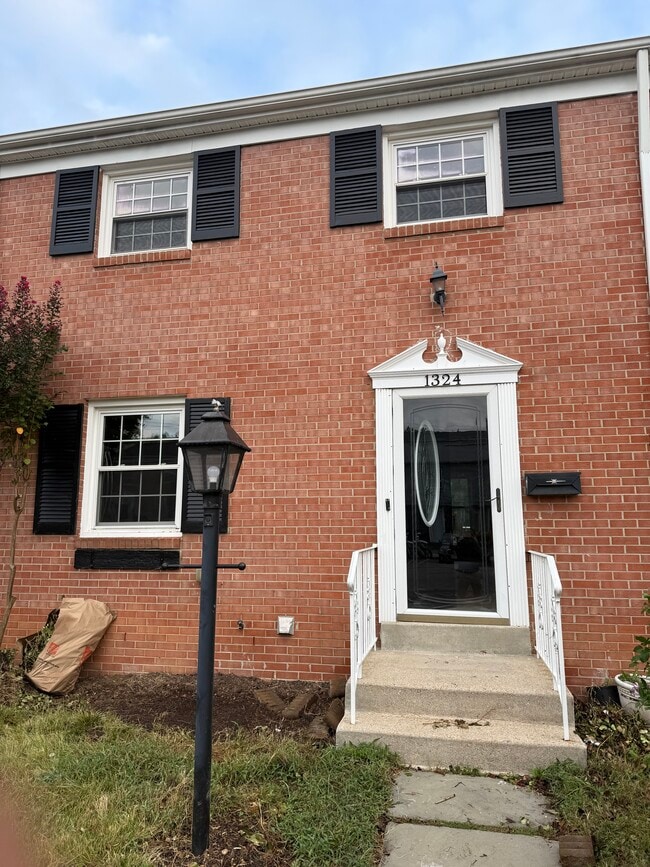 property at 1324 Potomac Heights Dr