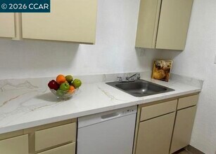 1924 Almond Ave in Walnut Creek, CA - Building Photo - Building Photo