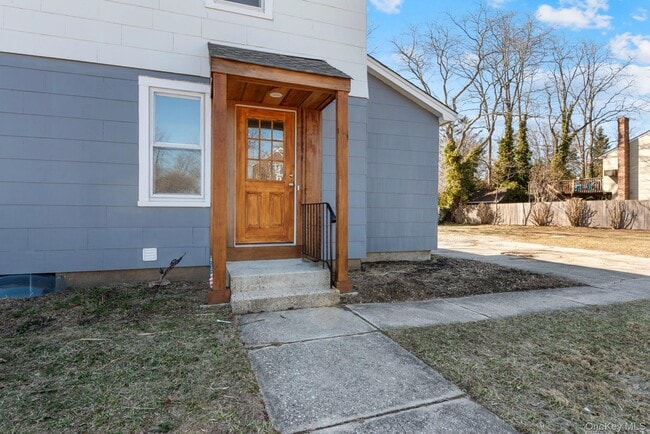 500 5th Ave in East Northport, NY - Foto de edificio - Building Photo