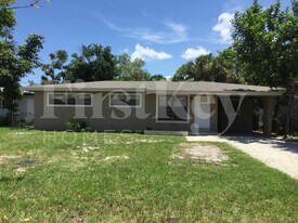 2610 SW 5th St in Fort Lauderdale, FL - Building Photo