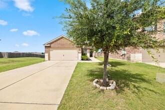 19920 Woodrow Wilson St in Manor, TX - Building Photo - Building Photo