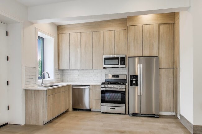 2023 N Drake Ave, Unit 3N in Chicago, IL - Building Photo - Building Photo