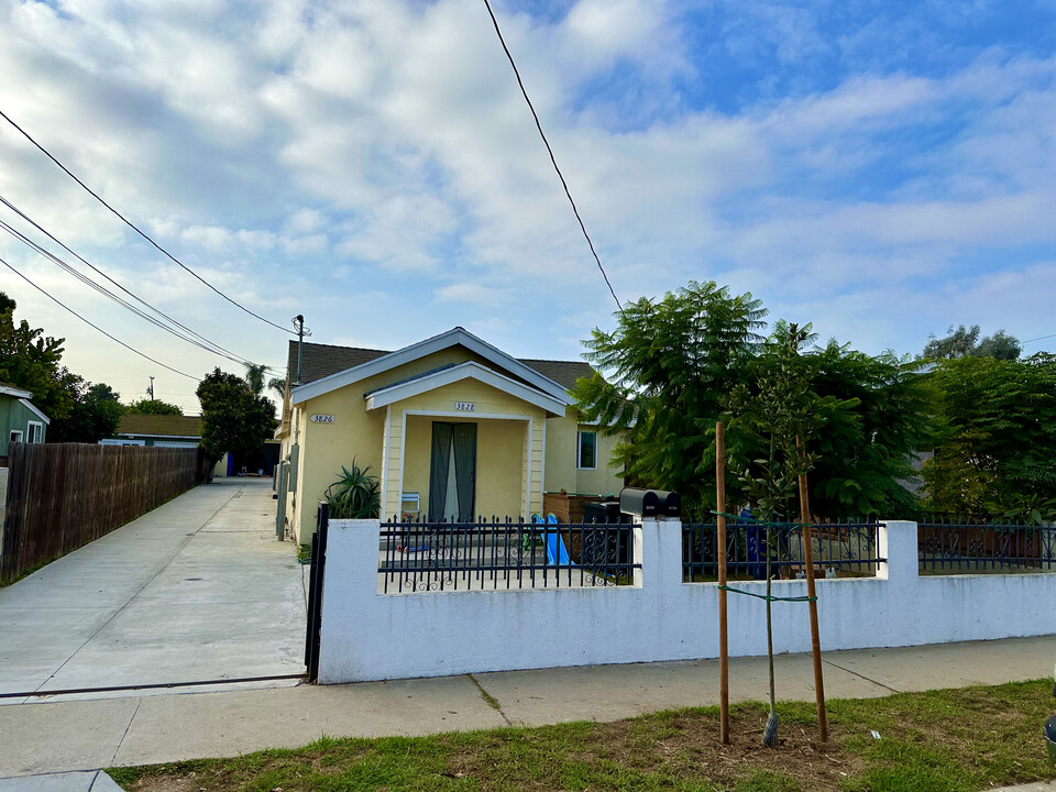 3828 W 105th St, Unit Front Home in Inglewood, CA - Foto de edificio