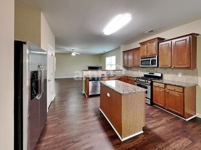 850 Stonehaven Rd SW in Atlanta, GA - Foto de edificio - Building Photo