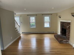 9 Newport Ave-Unit -Main House in Pembroke, MA - Building Photo - Building Photo