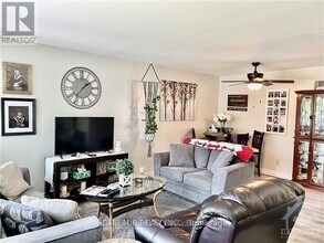 34 Stinson Ave in Ottawa, ON - Building Photo - Building Photo