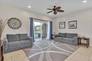 557 Miramar Ave in Davenport, FL - Building Photo