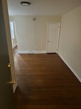 909 Clinton St, Unit 1C in Philadelphia, PA - Building Photo - Building Photo