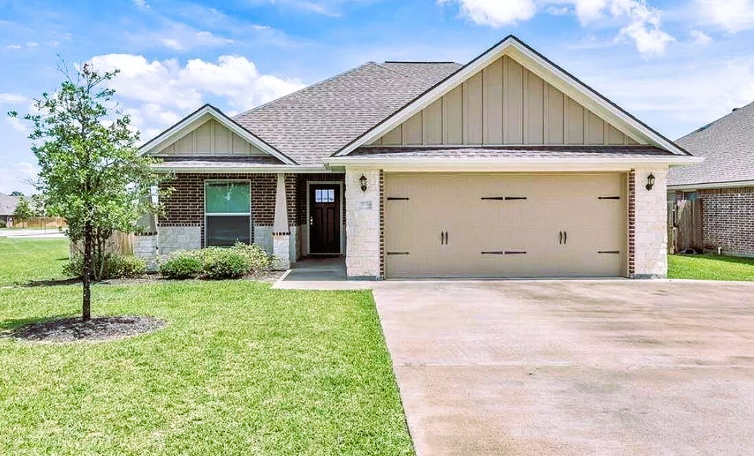 3100 Claremont Dr in College Station, TX - Building Photo