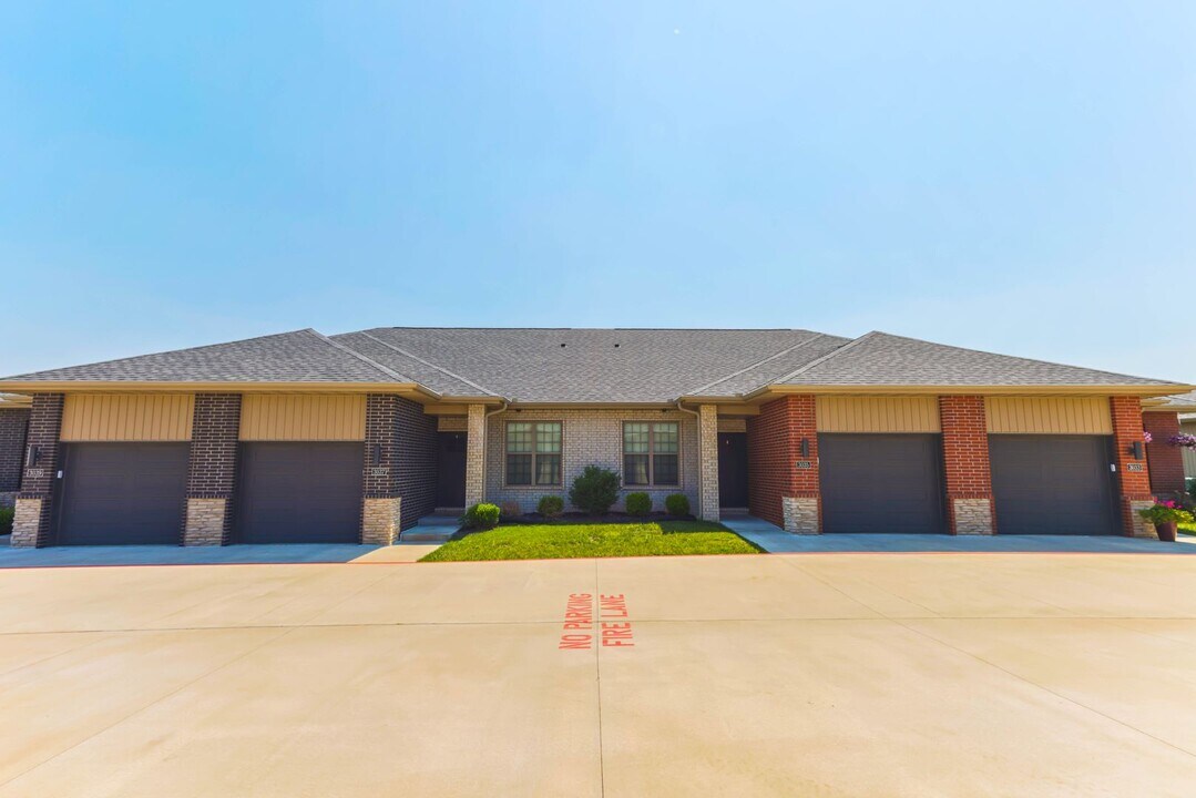 3049 W Cardinal St in Springfield, MO - Building Photo
