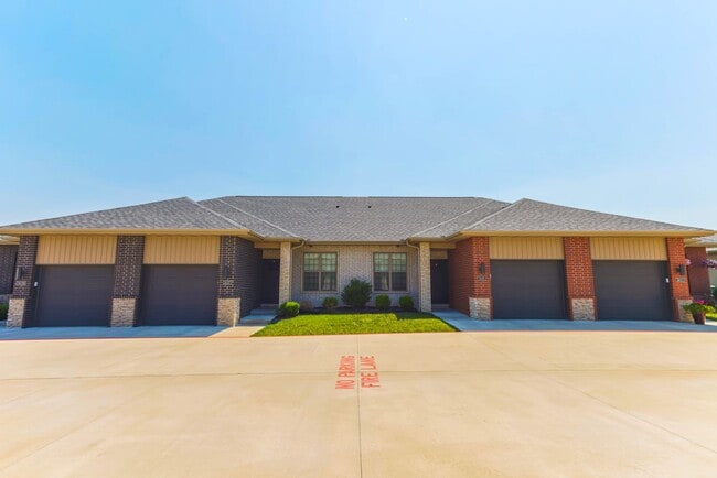 property at 3049 W Cardinal St