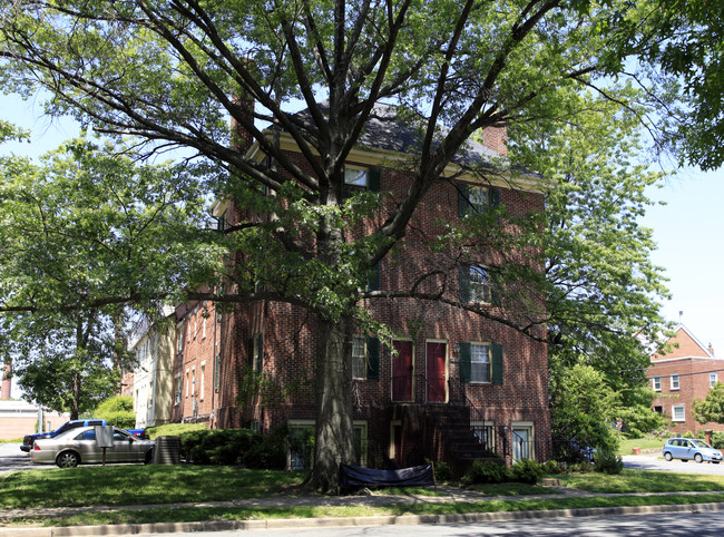 807 S Alfred St in Alexandria, VA - Foto de edificio - Building Photo