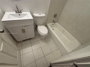 300 SW 4th Ct in Fort Lauderdale, FL - Building Photo - Building Photo