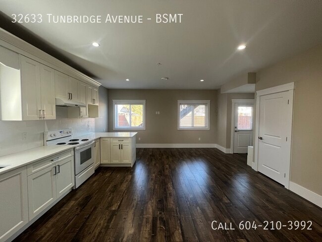 property at 32633 Tunbridge Ave