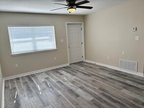 715 Greenwood St in Fort Walton Beach, FL - Foto de edificio - Building Photo