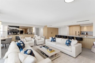 1800 Sunset Harbour Dr, Unit 1102/4 in Miami Beach, FL - Foto de edificio - Building Photo