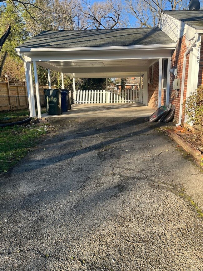 7908 Wellington Rd in Alexandria, VA - Building Photo - Building Photo