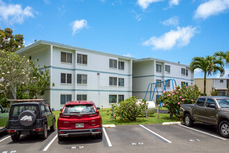 Na Pali Gardens in Kaneohe, HI - Foto de edificio - Building Photo