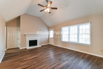 7800 Lowrance Rd in Memphis, TN - Building Photo - Building Photo